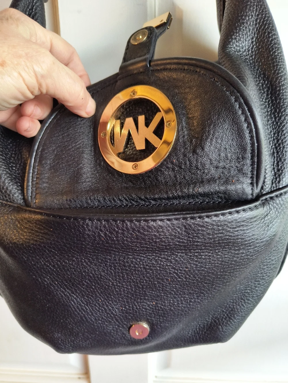 Michael Kors Fulton Large Black Leather Shoulder Bucket Bag EUC - Picture 5 of 13